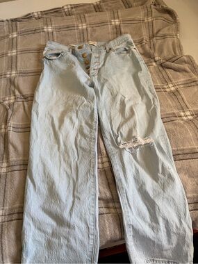 Universal Thread Light Blue High-Rise Straight Leg Jeans